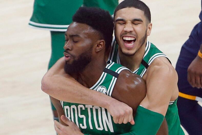  杰伦布朗关键罚球稳稳命中，凯尔特人险胜老鹰登顶东部